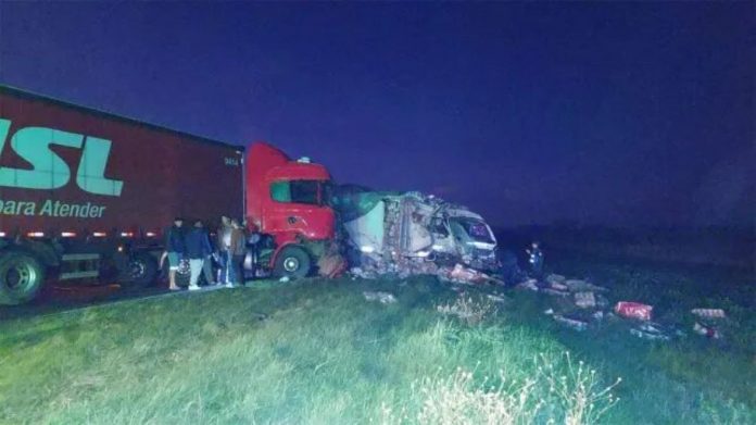 Fatal Accidente Entre Dos Camiones En La Ruta Provincial 6 LT15 Concordia