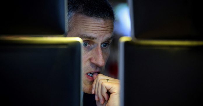 El riesgo país se acerca a 450 puntos y borra semanas de mejora