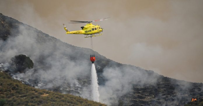Incendio en Andalucía: 12 muertos, 23 desaparecidos y turistas calcinados en sus autos