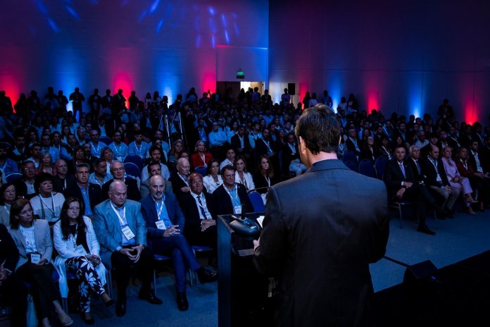Sturzenegger y Bulat, en el Foro Anual del Consejo Empresario