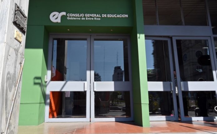 El Gobierno dijo que el 75% de los docentes fue a clase pese al paro de AGMER