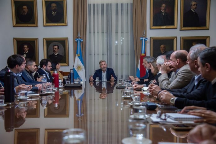 Triquinosis, rutas y energía: lo que debatió el gabinete de Frigerio