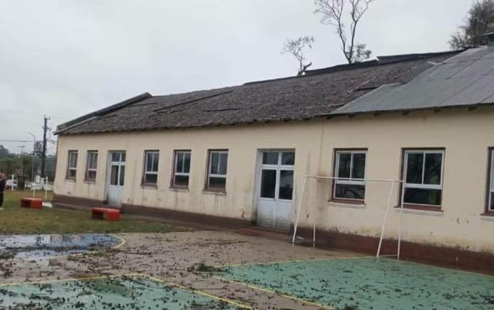 La Criolla: la Escuela 64 volvió a clases dividida en cuatro espacios tras el temporal
