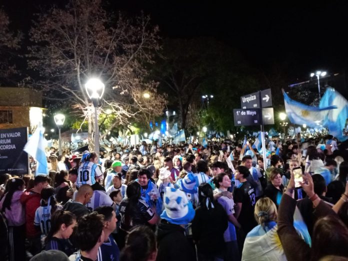 Concordia se tiñó de celeste y blanco: Argentina eliminó a Inglaterra y va a la final
