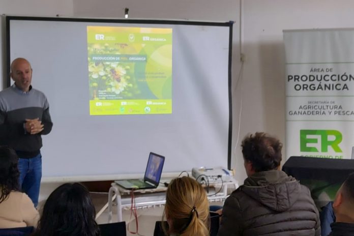 Victoria: taller sobre miel orgánica y cómo agregarle valor