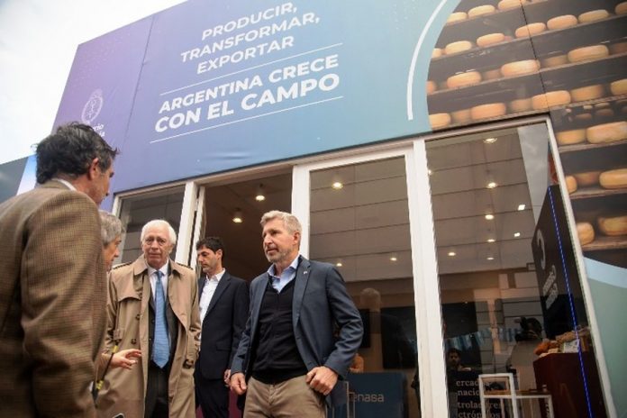 Frigerio lanzó en Palermo un seguro agrícola inédito para maiceros entrerrianos
