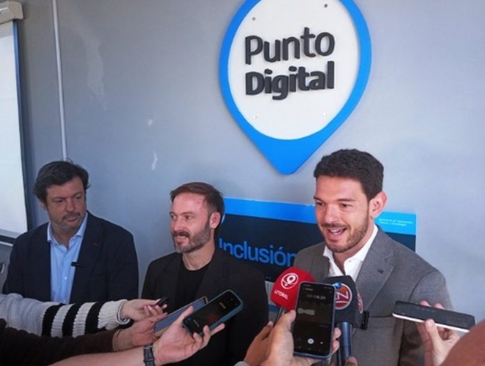 Santilli echó al funcionario que inauguró el Punto Tec en Concordia