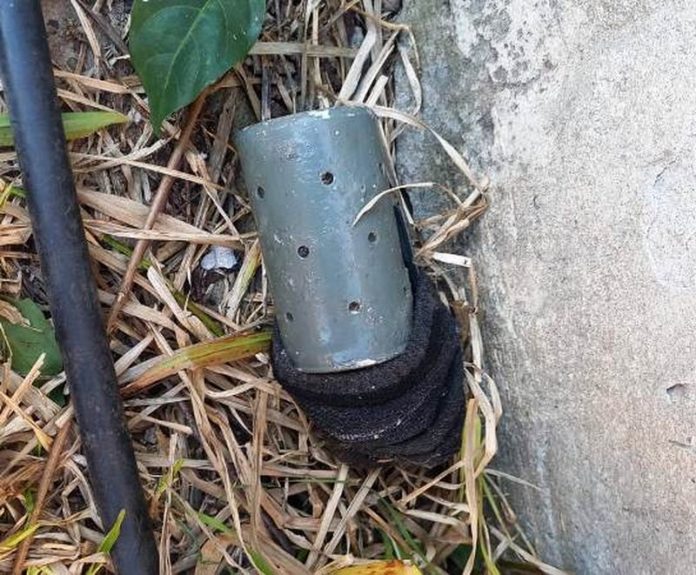 Granada lacrimógena hallada en el cielorraso de una vivienda