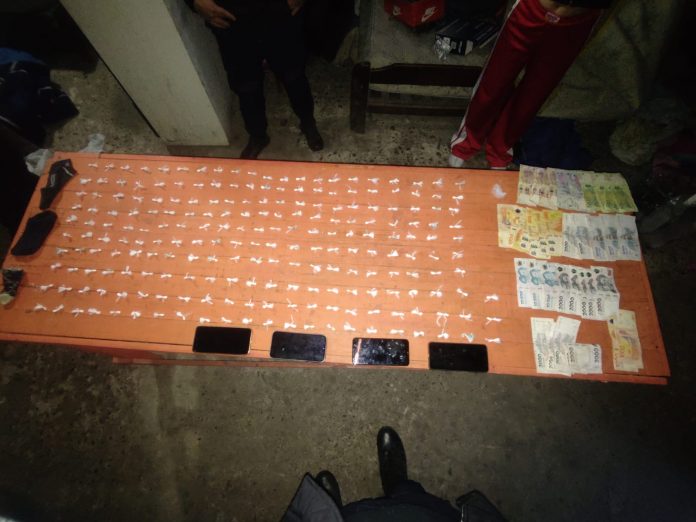 Fueron por amenazas y encontraron 200 gramos de cocaína: tres detenidos en Ex Aeroclub