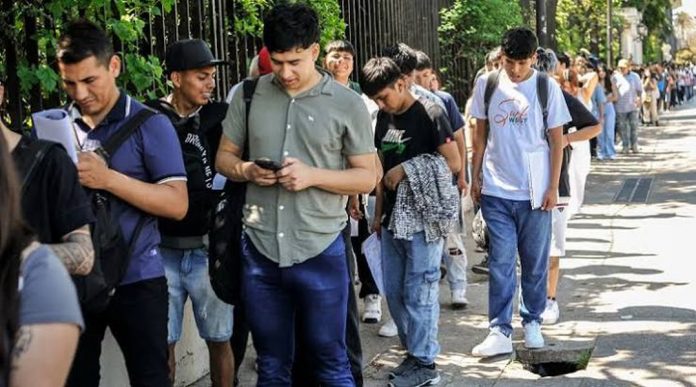 El 50% de los jóvenes argentinos vive en vulnerabilidad, según la UBA