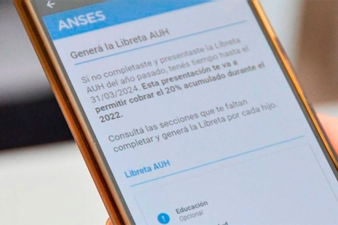 AUH: cómo presentar la libreta online y cobrar el 20% retenido