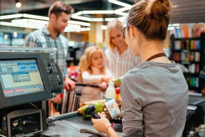Empleados de comercio: 5,7% en tres tramos y bono de $50.000