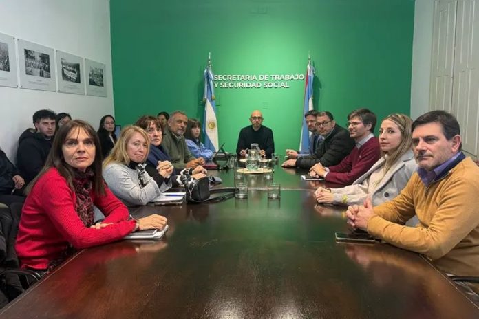 Paritaria estatal: gremios y gobierno vuelven a la mesa este martes