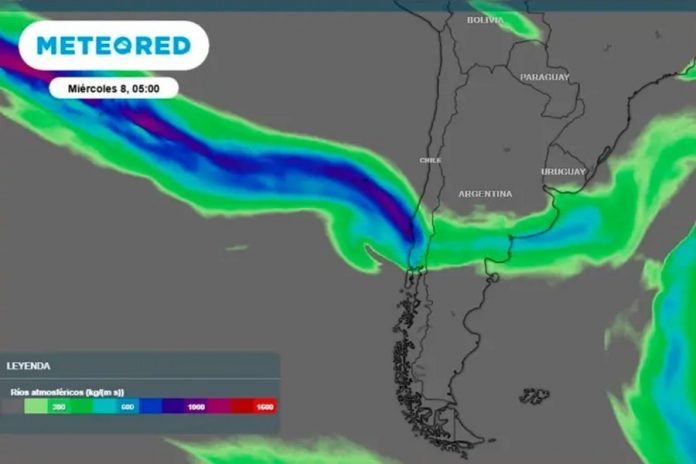 Alerta roja por un 'río atmosférico': lluvias de hasta 150 mm en el país
