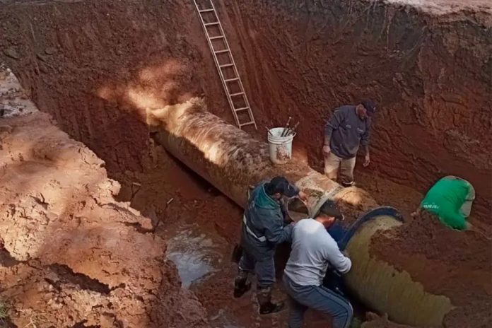 Reparación del caño maestro en Paraná: los trabajos se extenderán toda la noche