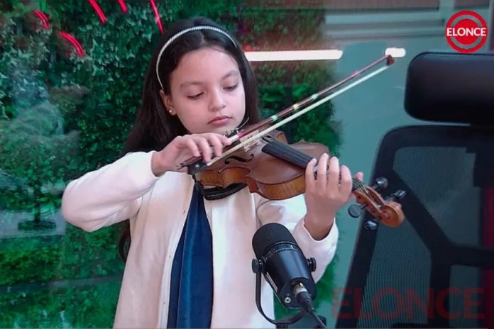 Una violinista entrerriana honra a Cacho Miño en Buenos Aires