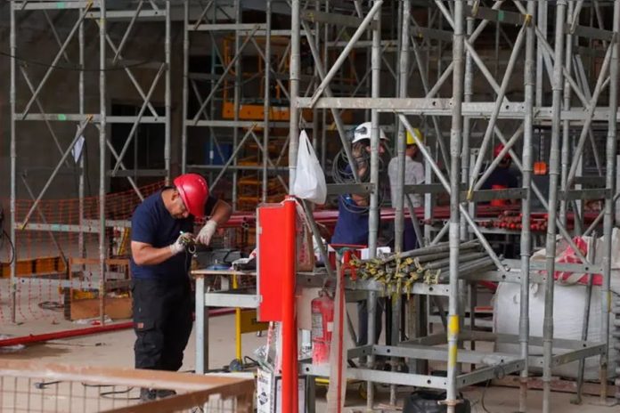 En cuatro meses cerraron 5.649 empresas y se perdieron 43.680 empleos