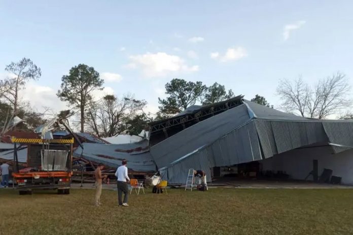 El temporal golpeó fuerte al Aeroclub de Concordia: hangares destruidos