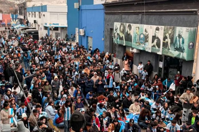 Paraná vibra en la final del Mundial: la Fan Zone y la plaza, repletas
