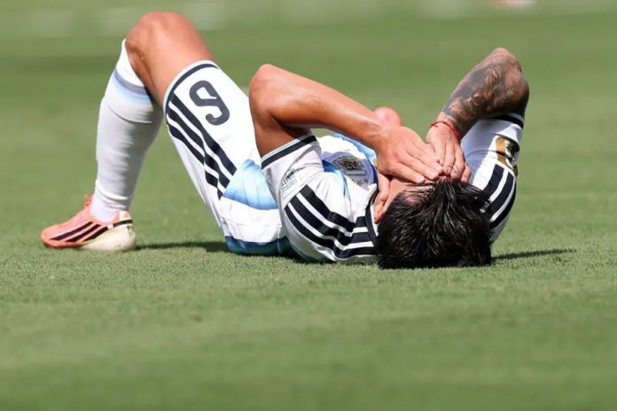 Lisandro Martínez se fue lesionado y llorando en la final del mundo