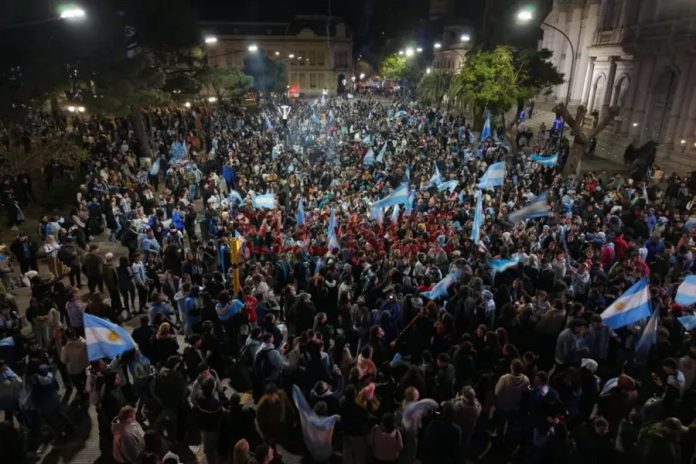 Parana vibro con la Seleccion: la plaza llena que lo dijo todo