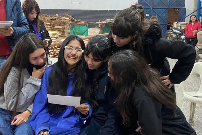 Paraná lanza espacios de salud mental para adolescentes en los CIC