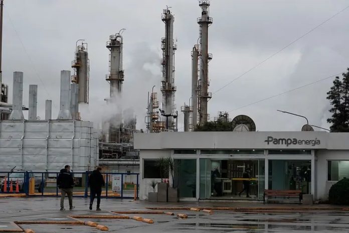 Cierra la única fábrica de caucho sintético del país: 130 empleos en riesgo