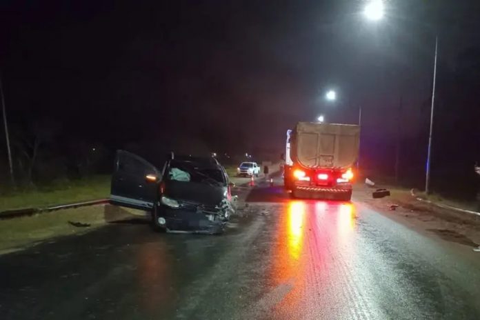 Choque en Ruta 22: una S10 perdió el control e impactó contra un auto