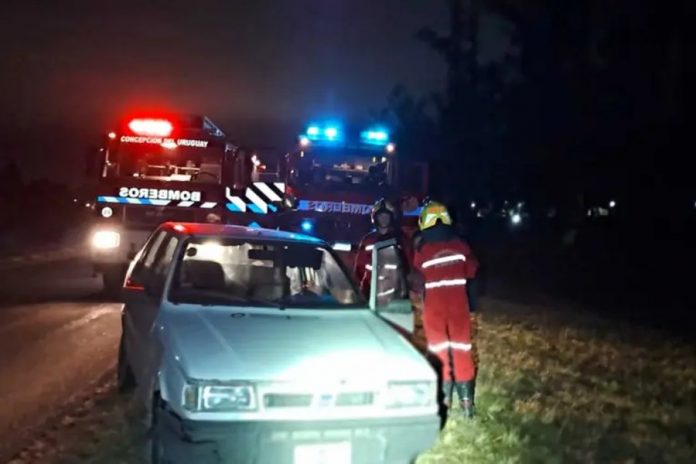 Un camión perdió hierros en la Ruta 39 y un auto quedó incrustado