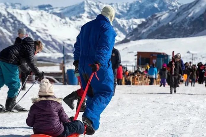 Vacaciones de invierno 2026: viajar en familia cuesta más de $2,4 millones