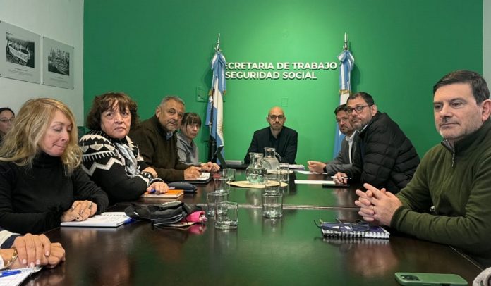 Entre Ríos liquida julio con 3% de suba: los gremios rechazaron la oferta