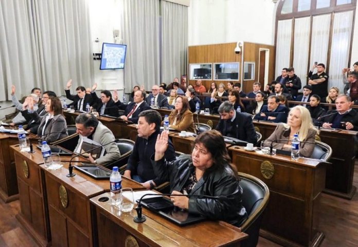 Reforma previsional: la bronca gremial en Feliciano y el pedido de expulsión del PJ
