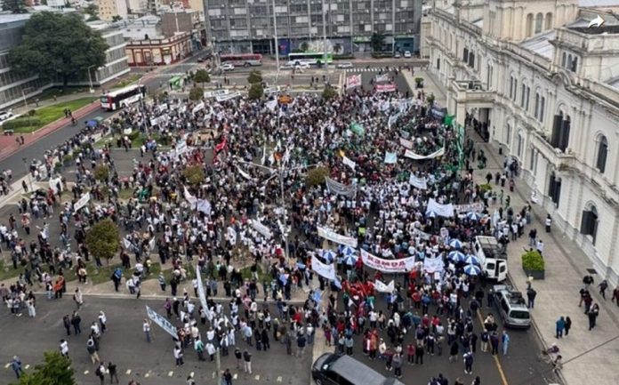 Movilización en Paraná contra la reforma previsional entrerriana