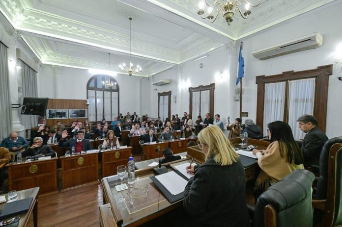 Reforma previsional: el Senado de Entre Ríos vota mientras Argentina juega
