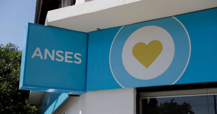 Jubilados: cuánto cobran en agosto con el bono incluido