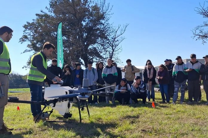 Drones en el agro: estudiantes entrerrianos se capacitaron en Villa Urquiza