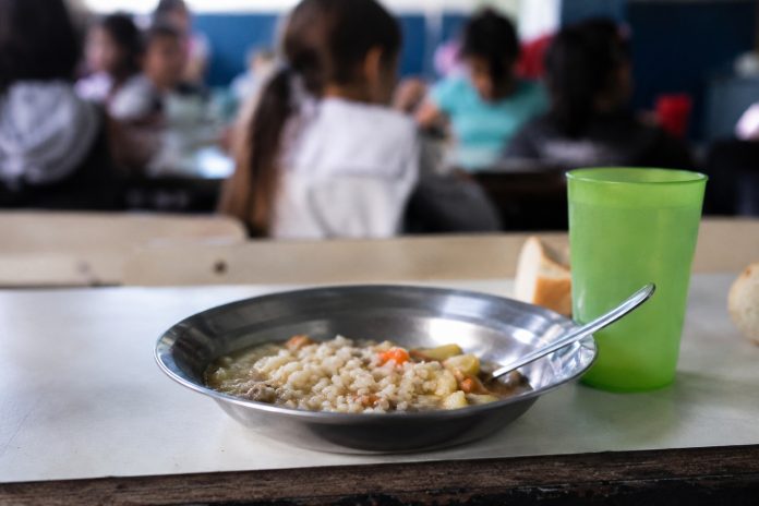 La Justicia frenó la entrega de alimentos con octógonos en escuelas entrerrianas