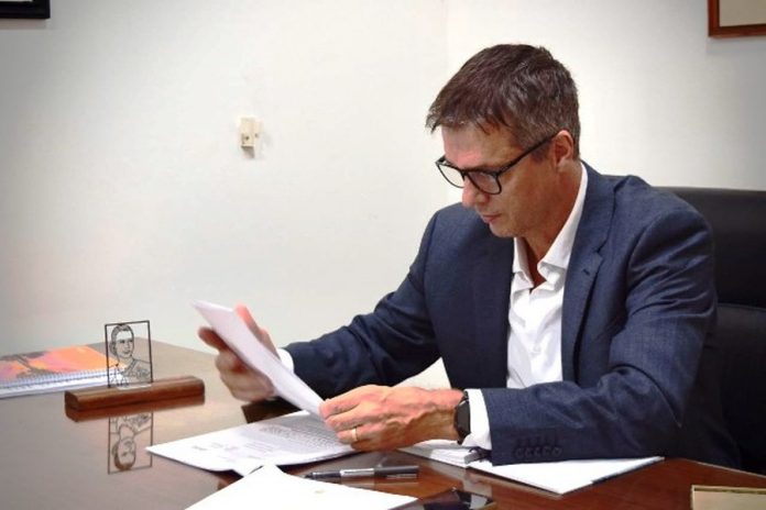 Cresto propone un programa para aliviar el endeudamiento familiar en Entre Ríos