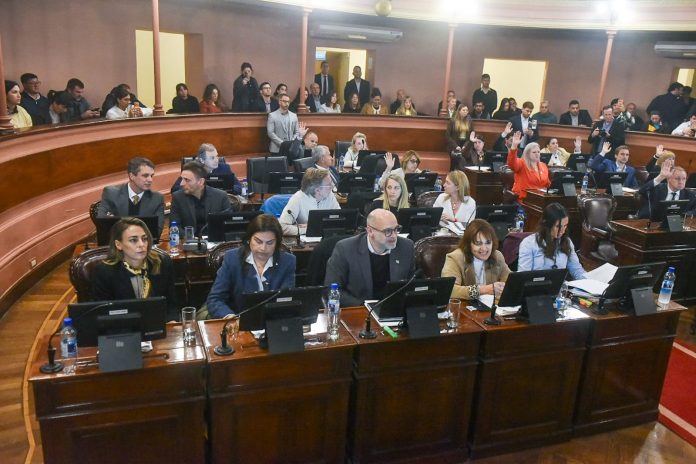 PJ pide frenar Teknofood y desmiente a Frigerio sobre la licitación escolar