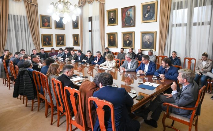 El Niño se acerca: Frigerio reunió a intendentes para preparar Entre Ríos