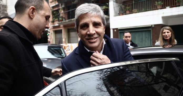 Caputo anuncia medidas mañana: crédito, mora y la guerra bancos vs. billeteras