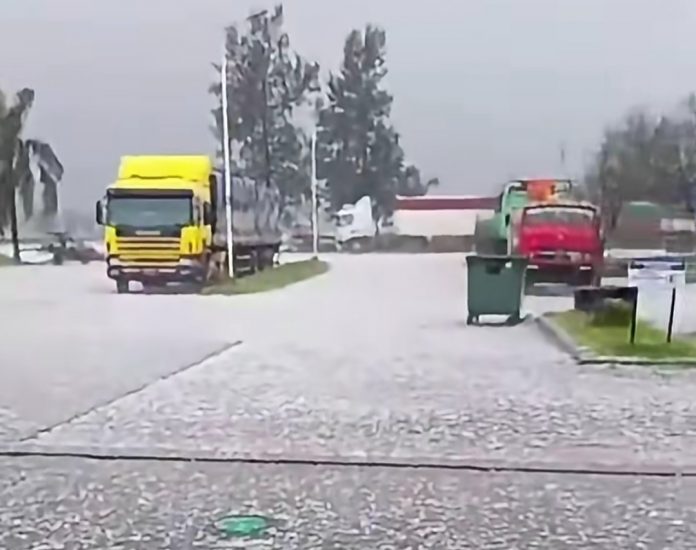 Granizada feroz en Concepción del Uruguay: calles blancas y daños materiales