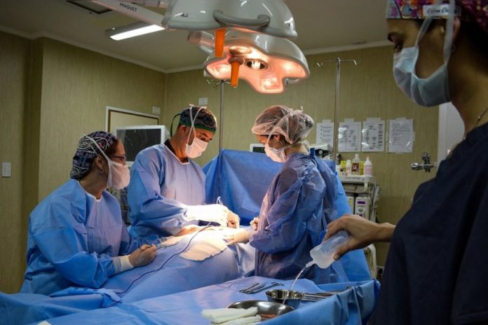 Cirugía inédita en Concepción del Uruguay salvó a un vecino de Colón