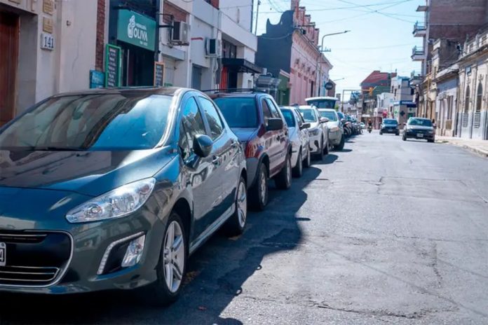 Paraná adjudicó el estacionamiento medido: quién lo operará y qué falta definir