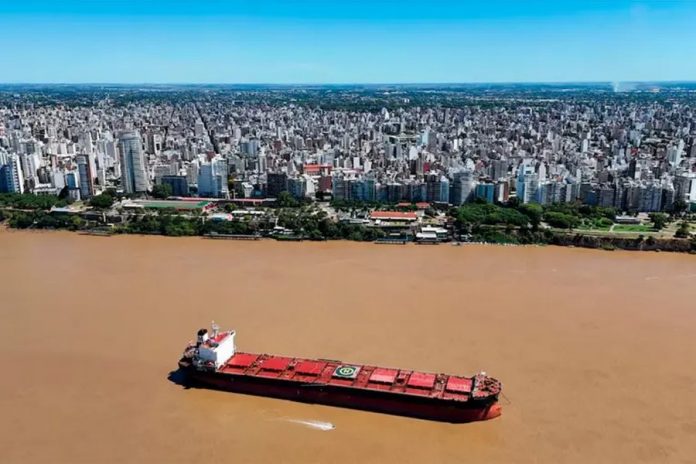 Paro en todos los puertos: el decreto que frenó el río Paraná