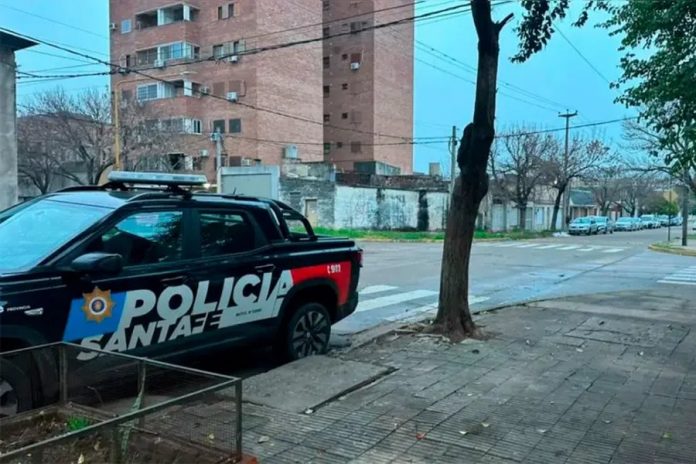 Asaltaron a un comisario con su familia: un ladrón baleado y seis prófugos