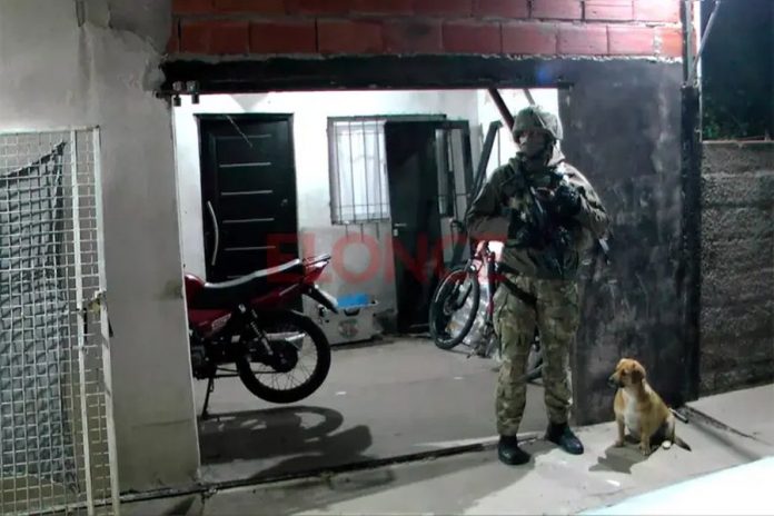 Allanaron un kiosco en Paraná y hallaron cocaína lista para vender
