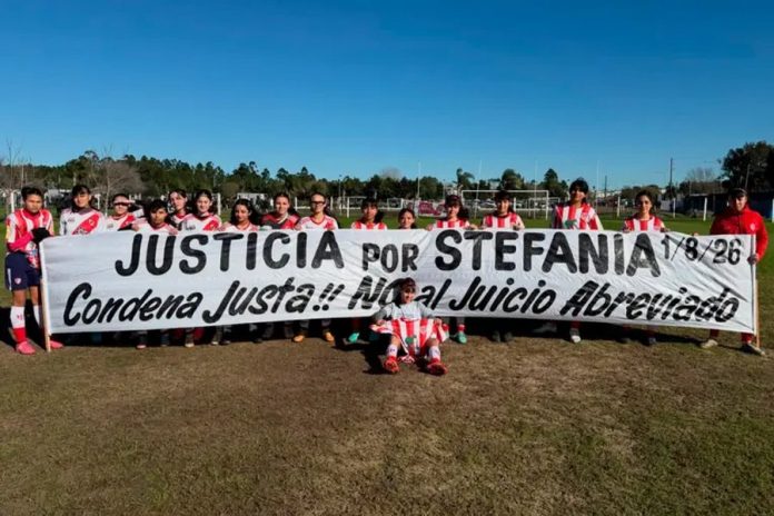 Justicia para Stefanía: la bandera que paró el fútbol femenino en Paraná