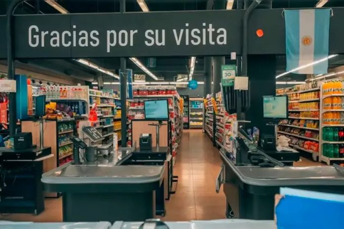 Supermercados Toledo: debe salarios y hay alarma por 1.800 empleos