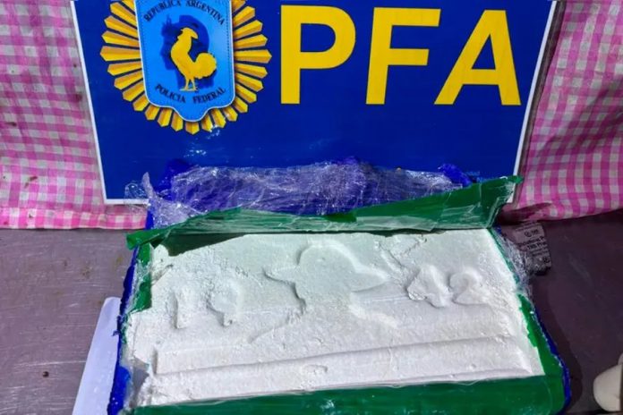 Cayó una banda narco en Rosario: 13 detenidos y ladrillos con sello